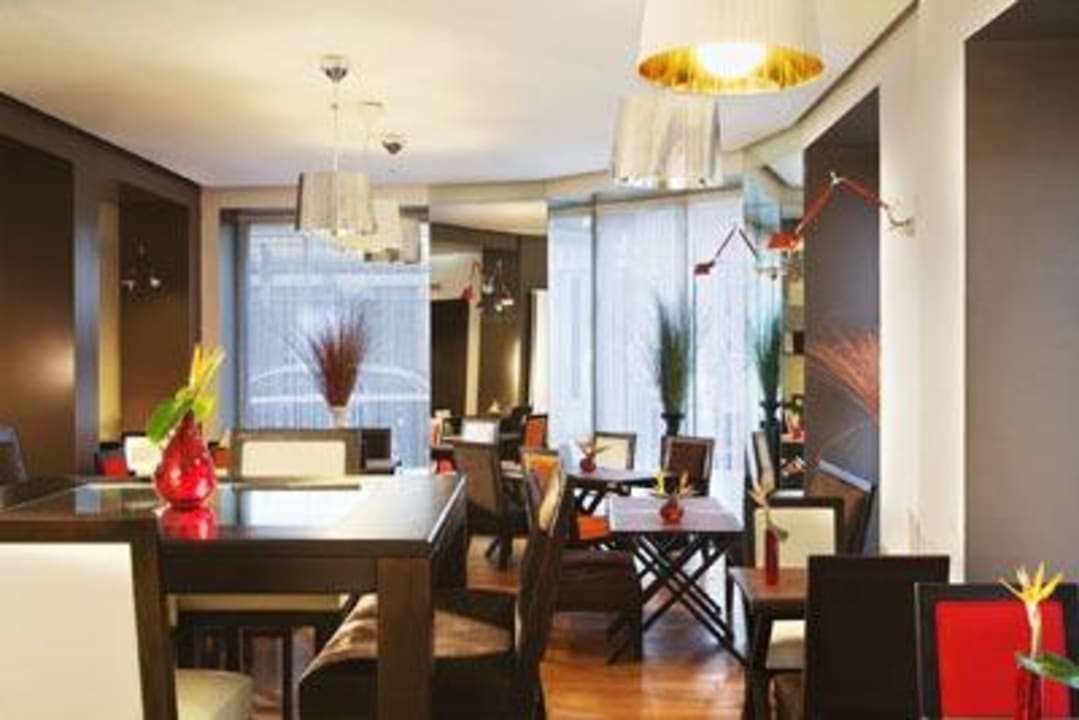 Salle de petit déjeuner Hotel Augustin Astotel