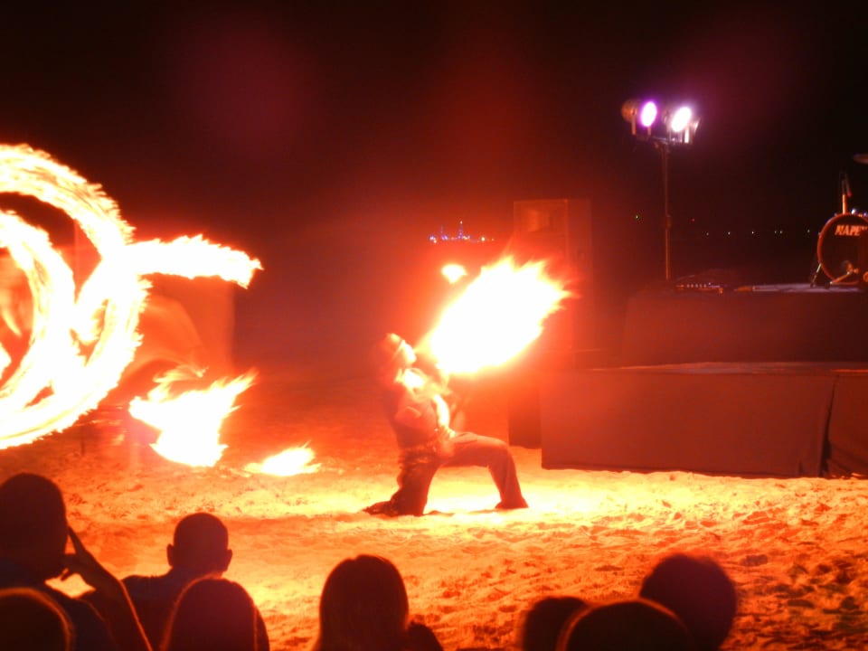Beachparty mit Feuershow (erstklassig) Secrets Royal Beach Punta Cana - Adults only