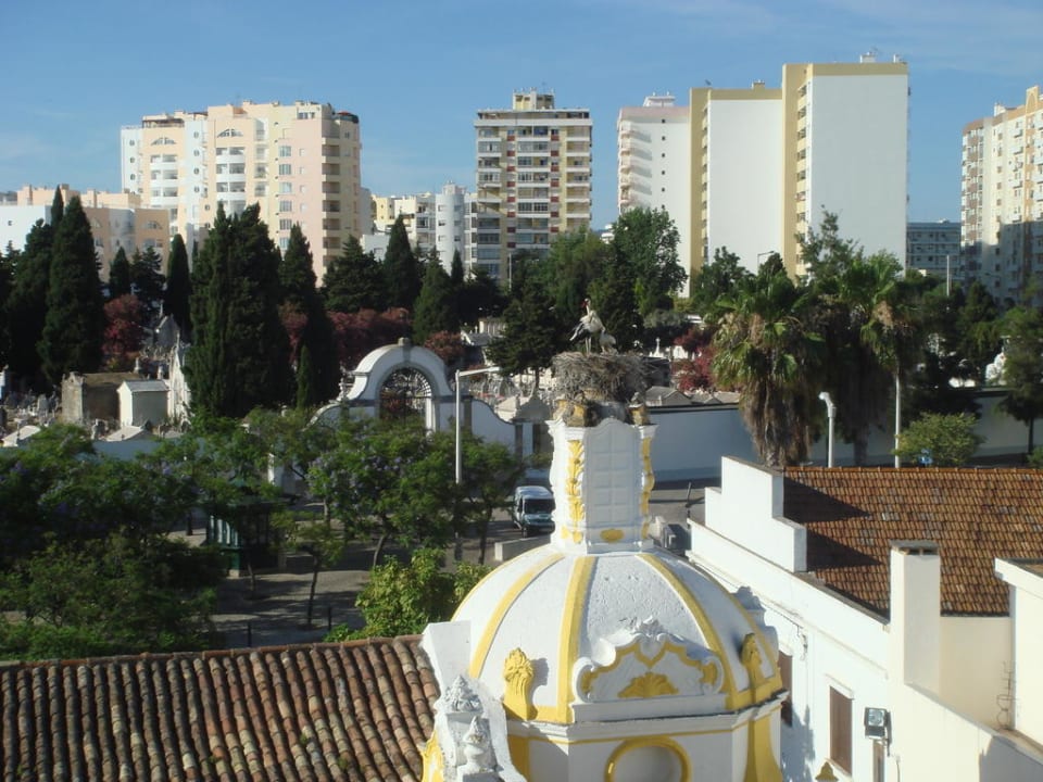 Ausblick vom Balkon zur Hauptstraße Best Western Hotel Dom Bernardo