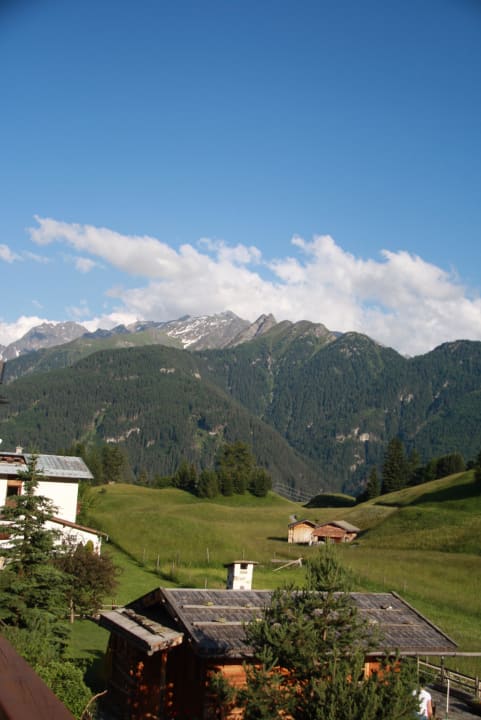 Ausblick von der Terrasse Ferienwohnungen am Matinesweg, Serfaus