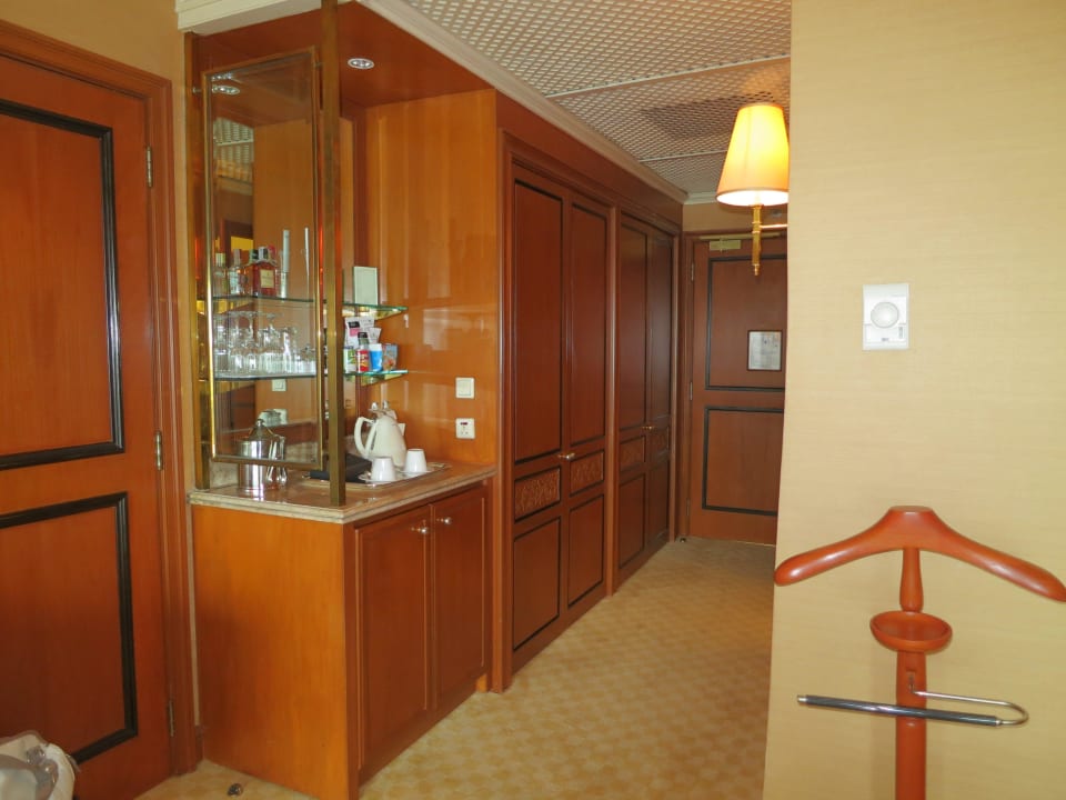 Krungthep Deluxe Balcony Room Shangri-La Hotel, Bangkok