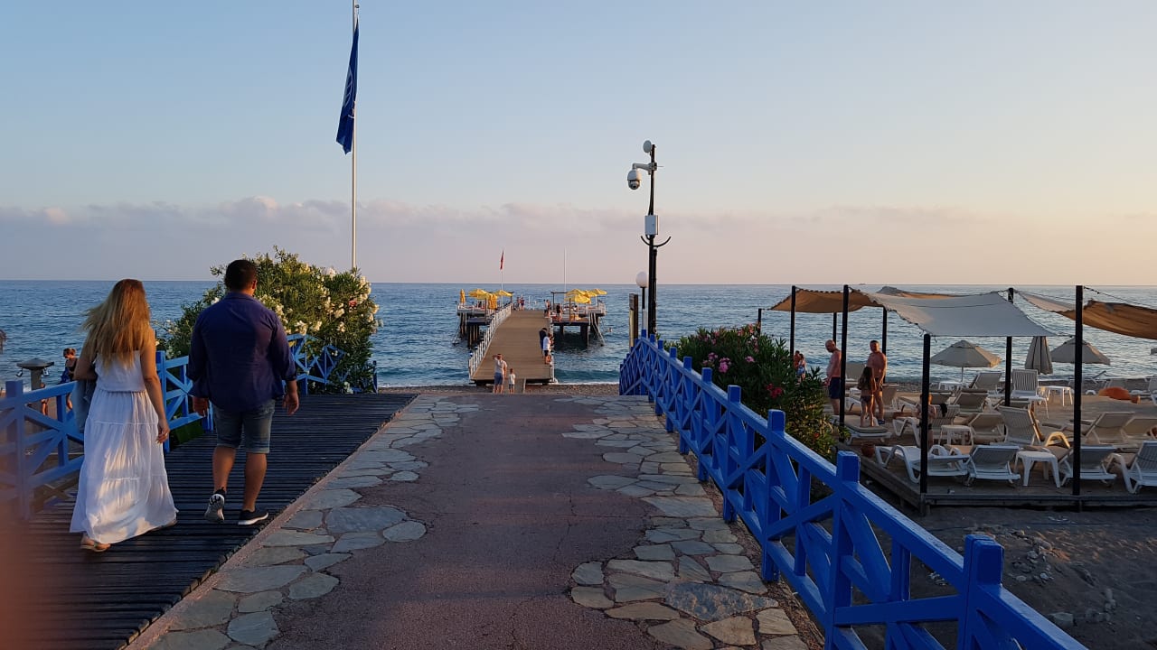 Strand Starlight Resort Hotel