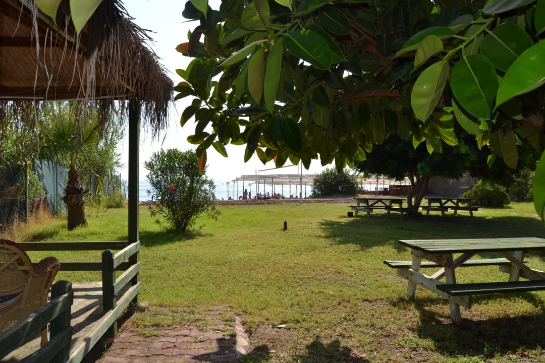 Вид на море от беседок на территории Armas Gül Beach