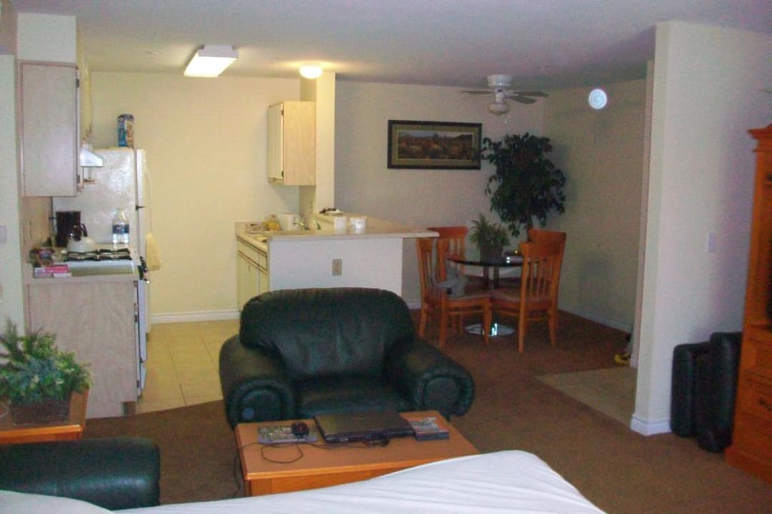 Wohnzimmer, Esstisch und Küche Holiday Inn Club Vacations Las Vegas at Desert Club Resort