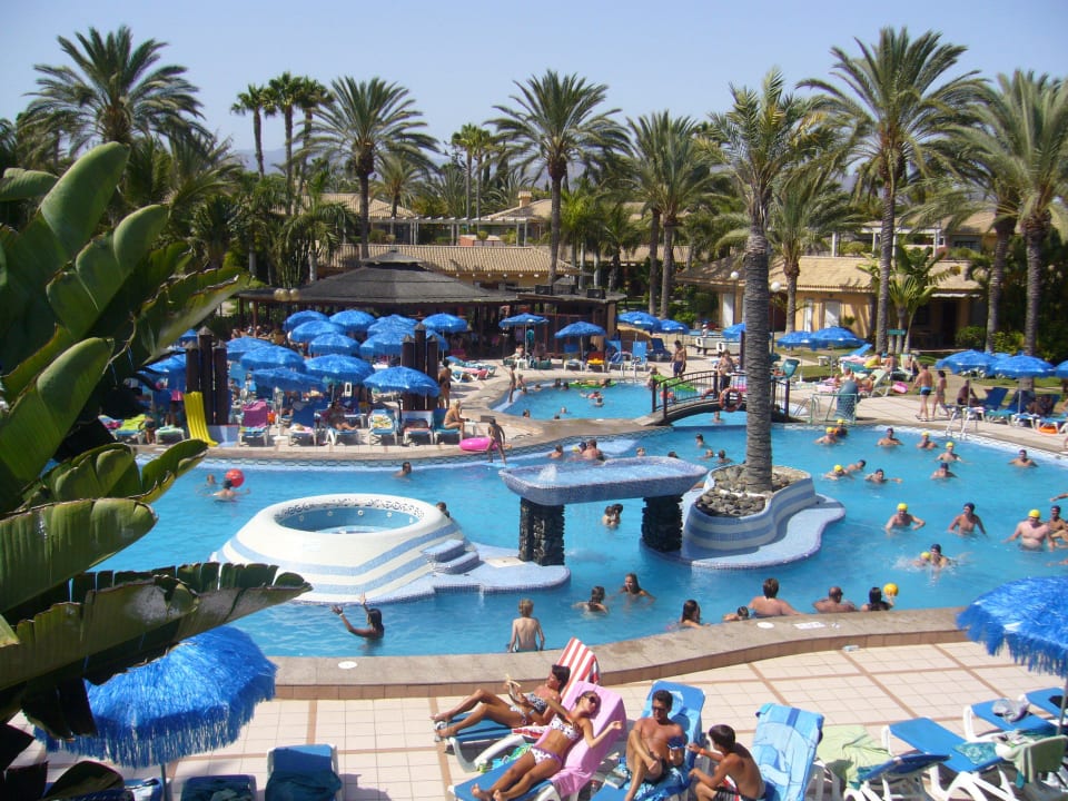 Hauptpool von oben Suites & Villas by Dunas