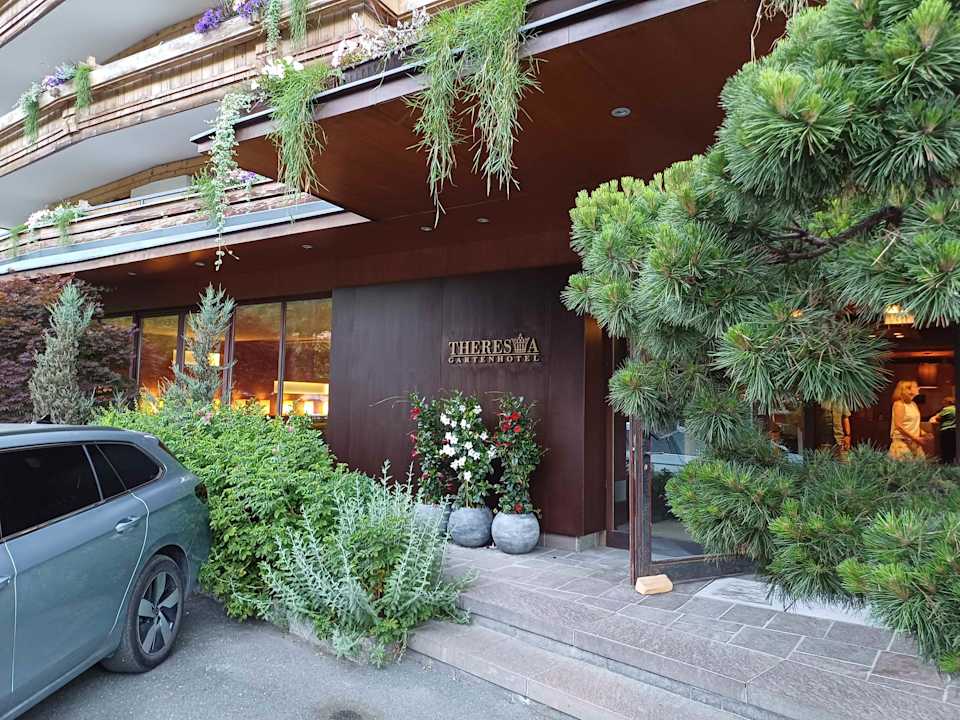 Außenansicht Familien- & Gartenhotel Theresia