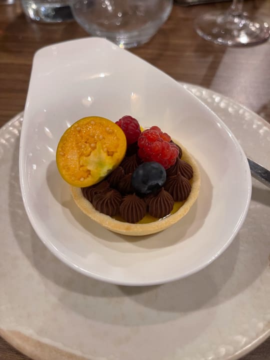 Gastro Jacaranda Luxury Resort