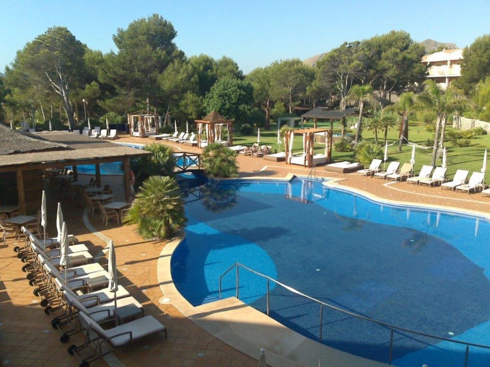 Poolanlage und Bar VIVA Cala Mesquida Suites & Spa 16+
