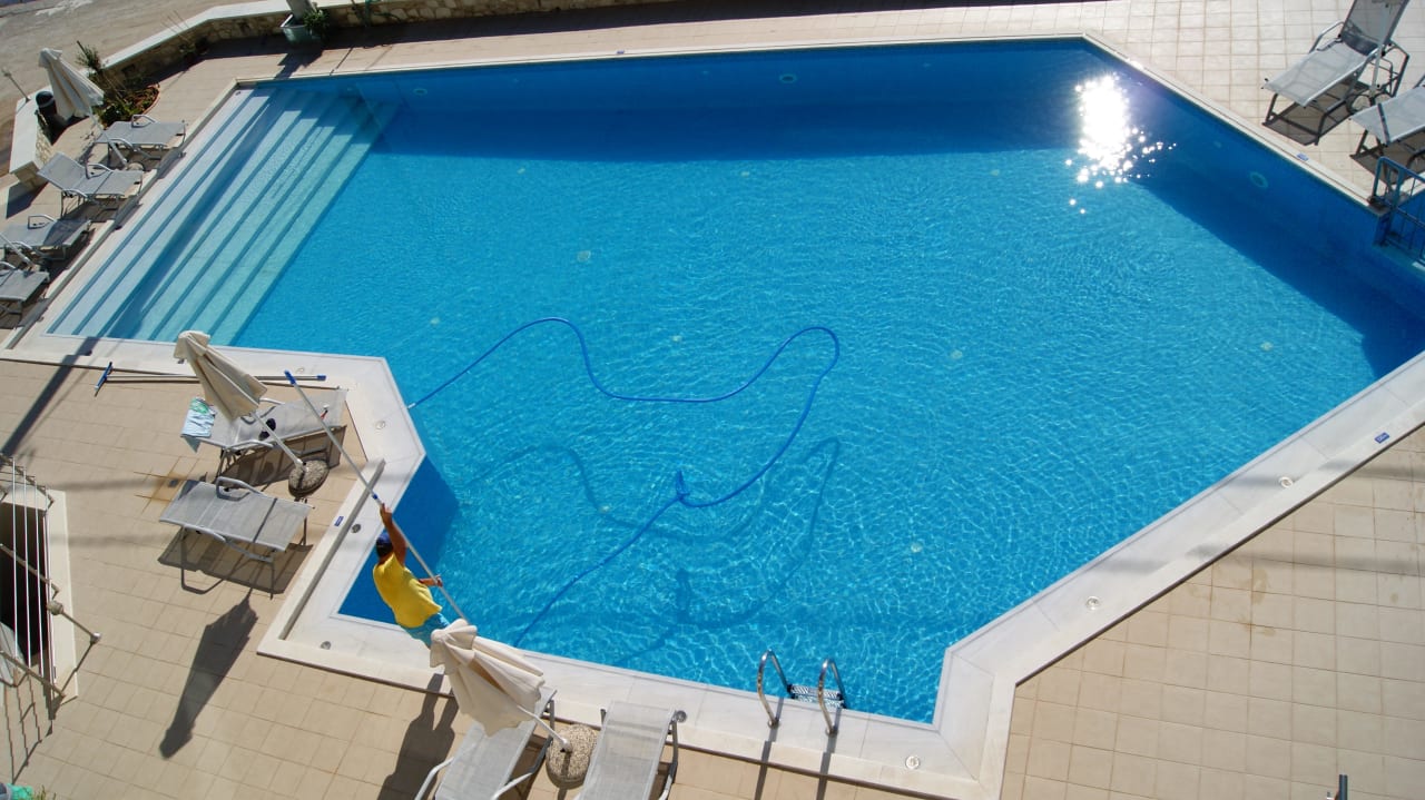Widok z balkonu Nautilus Bay Hotel