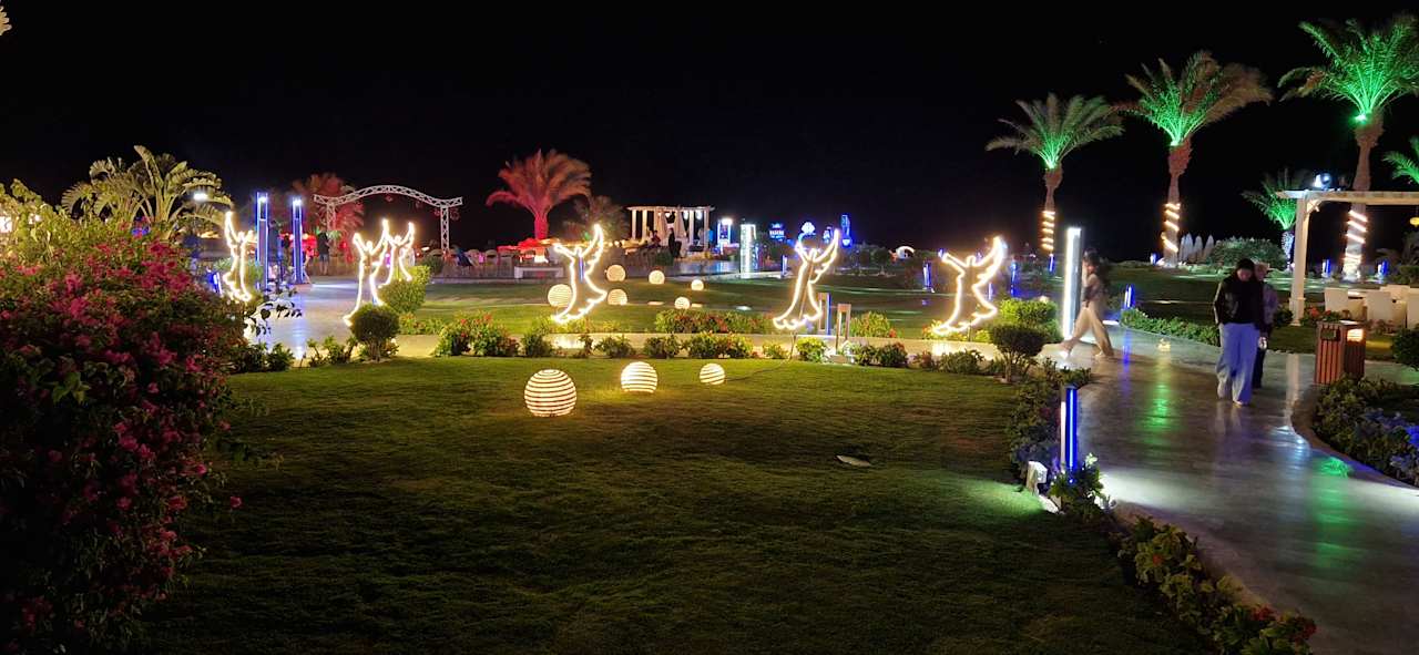 Gartenanlage Gravity Hotel & Aquapark Sahl Hasheesh