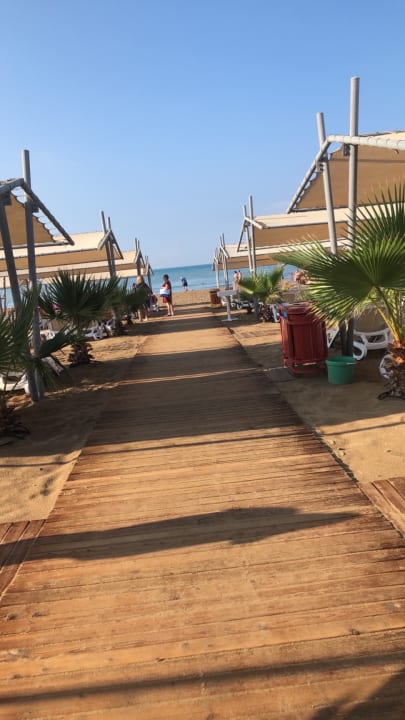 Strand Royal Taj Mahal Hotel