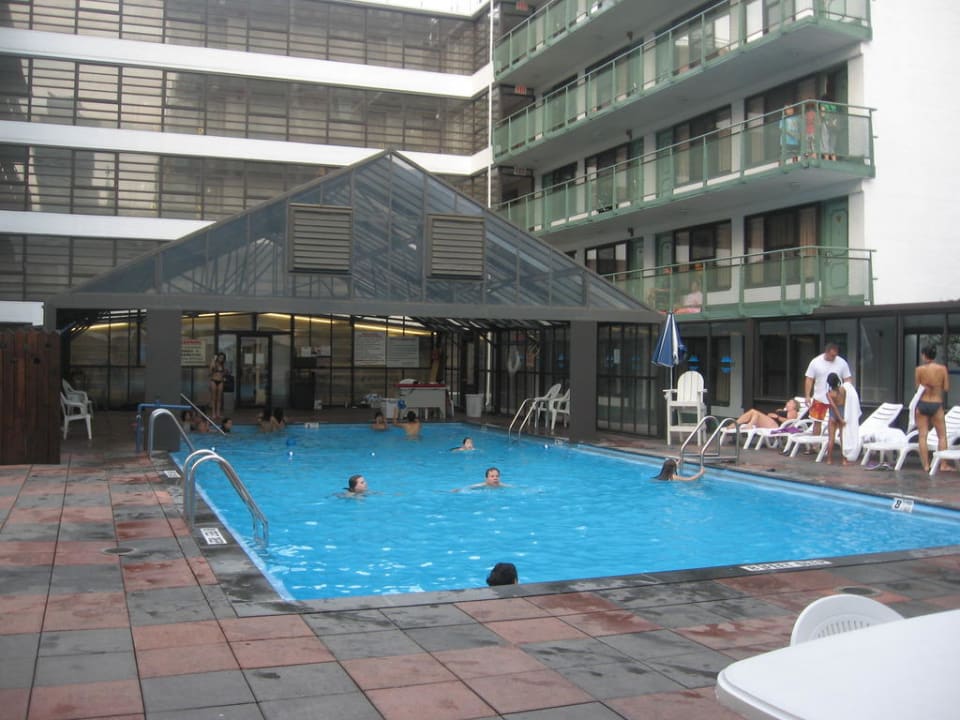 Pool Hotel Travel Inn