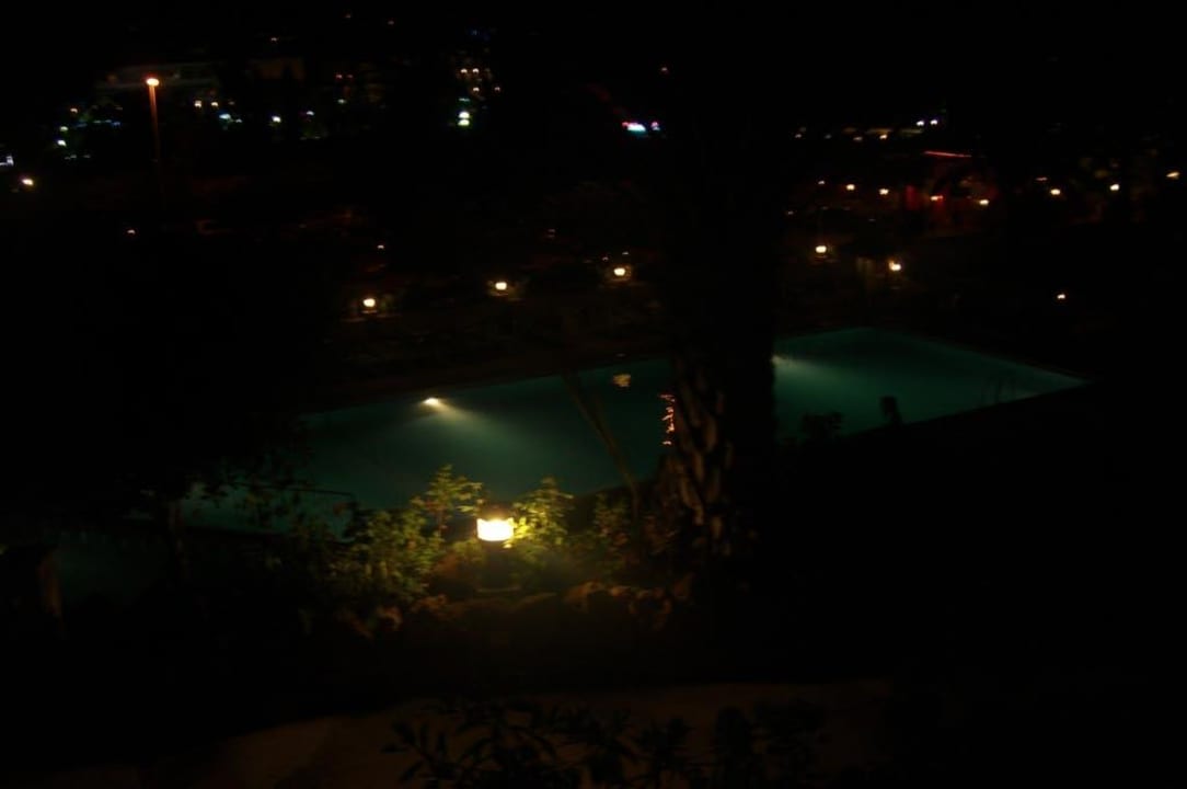 Pool bei Nacht Hotel & Apartments Casablanca