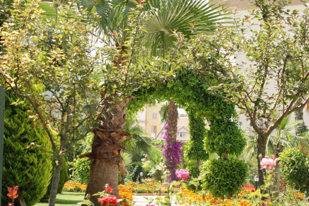 Alles blüht  Grand Seker Hotel