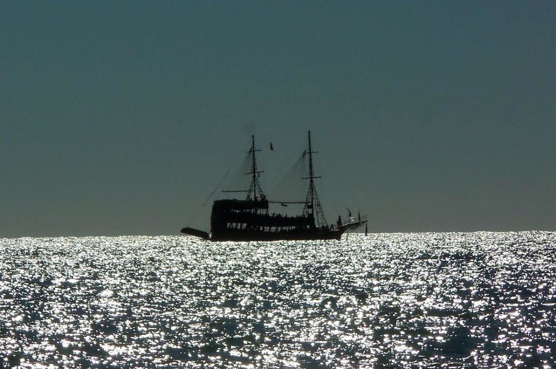 Piratenschiff unter der Sonne Hotel Yetkin