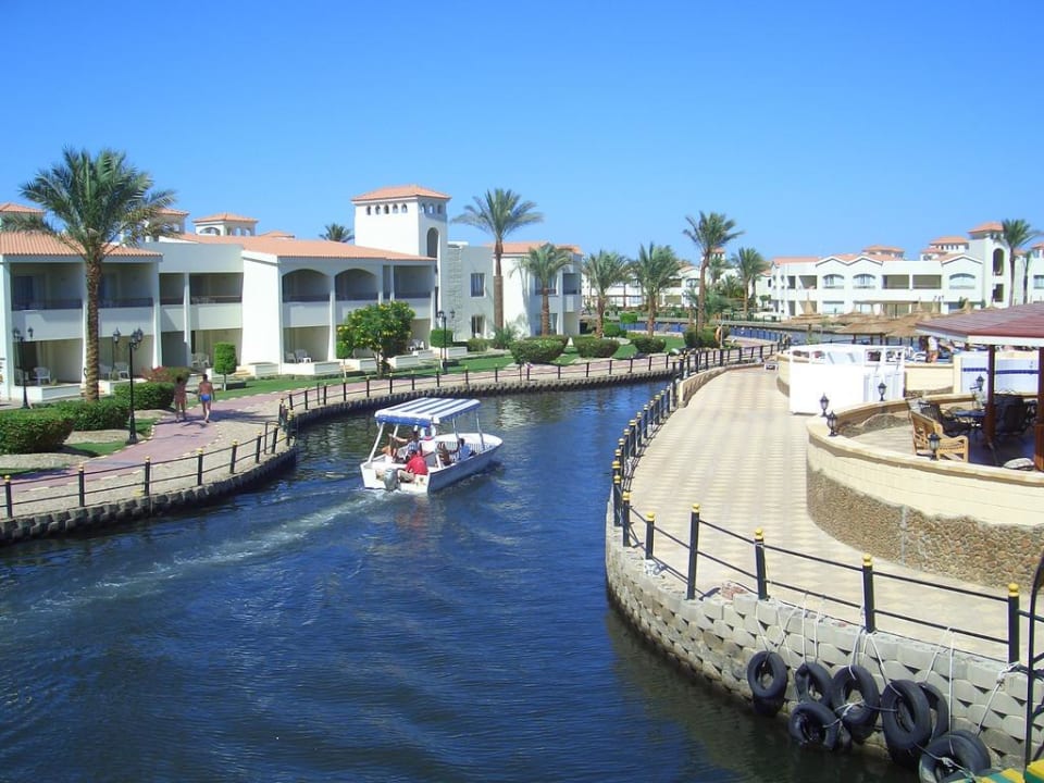 In der Lagune - Fahrt zum Strand per Boot Pickalbatros Dana Beach Resort - Hurghada