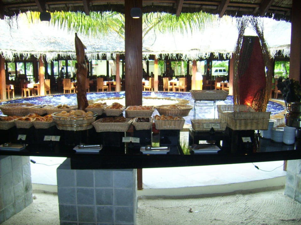 Büffet Meeru Maldives Resort Island