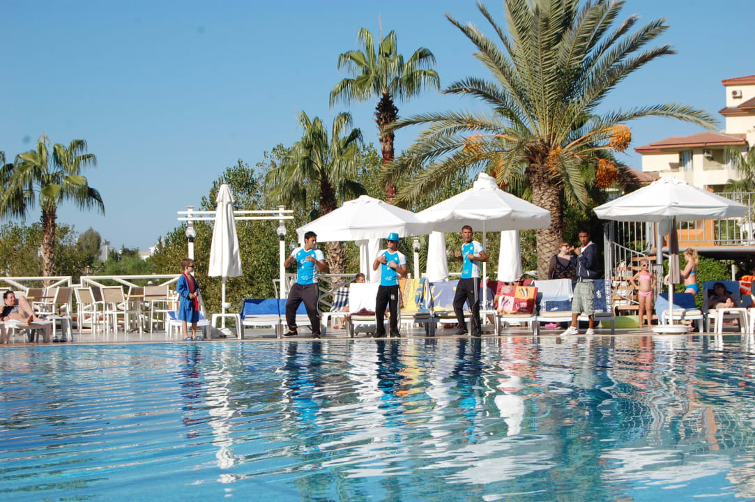 Clubtanz Seaden Corolla Hotel