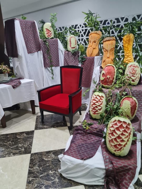 Gastro Side Royal Paradise Hotel