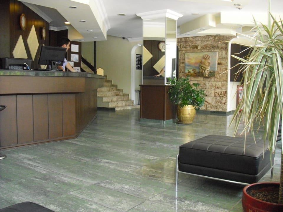 Lobby Hotel Aslan City Kleopatra