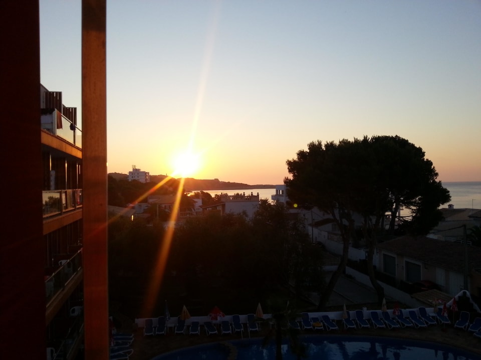 Sonnenaufgang vom Balkon aus Hotel Clumba
