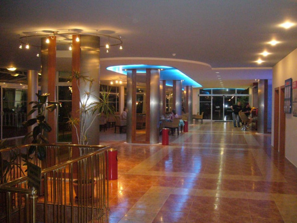 Foyer Hotel Perla