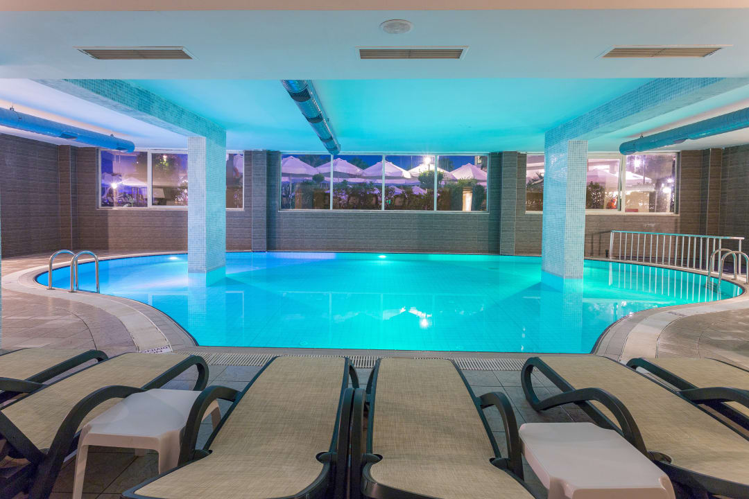 Pool Bella Resort & Spa