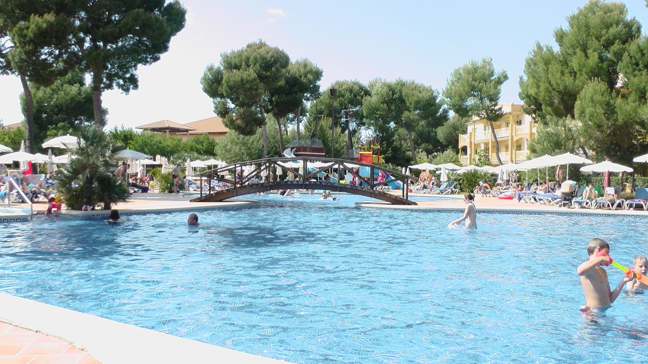 Innenbereich mit Pool-Landschaft Zafiro Mallorca