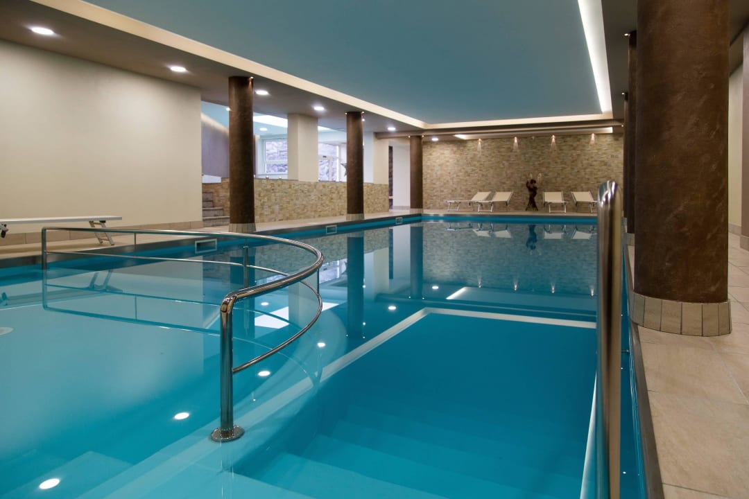 Piscina interna Residence Aparthotel Des Alpes