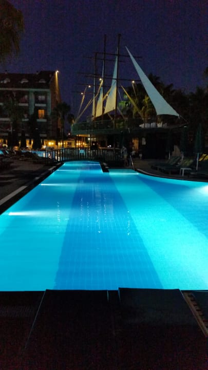 Blick aufs Schiffsresturant Can Garden Resort