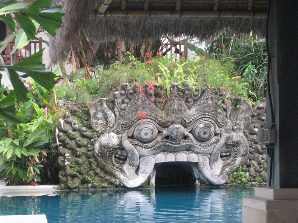 Pool für die Clubzimmer Puri Santrian