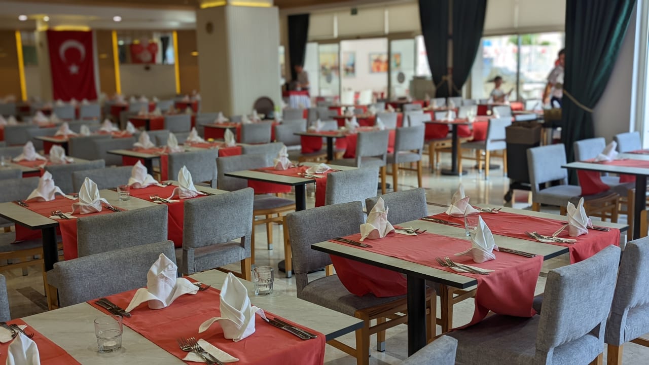 Gastro Iz Flower Side Beach Hotel