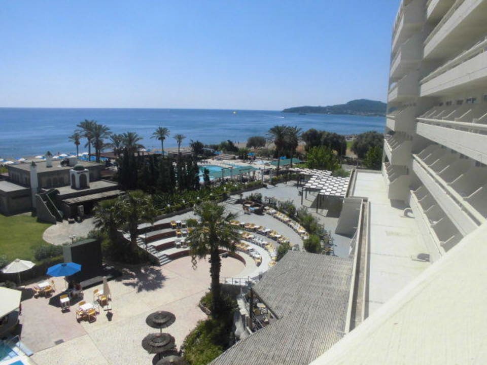 Blick auf die Arena Olympos Beach Hotel