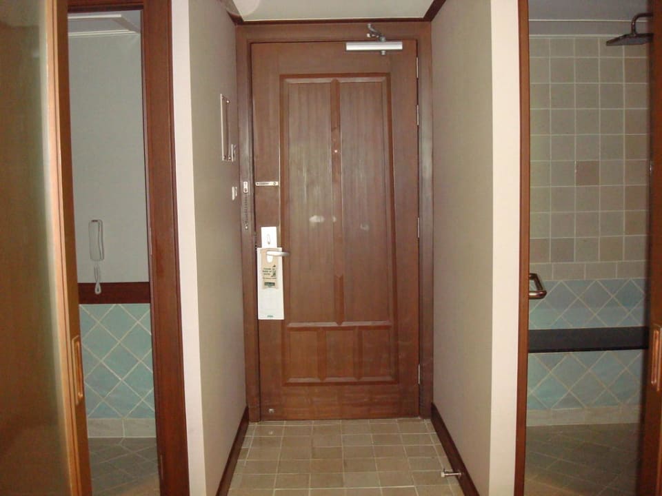 Vom Zimmer in Richtung Eingang Holiday Inn Resort Phuket