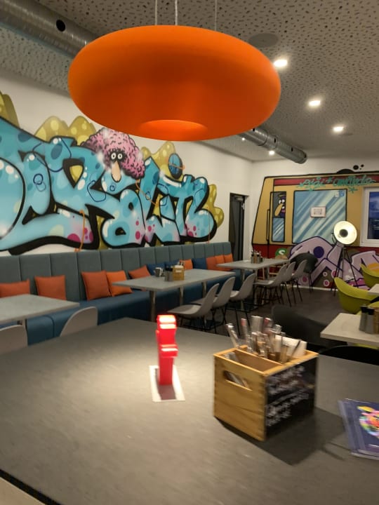 Gastro Holiday Inn - the niu, Hide Berlin Friedrichshain