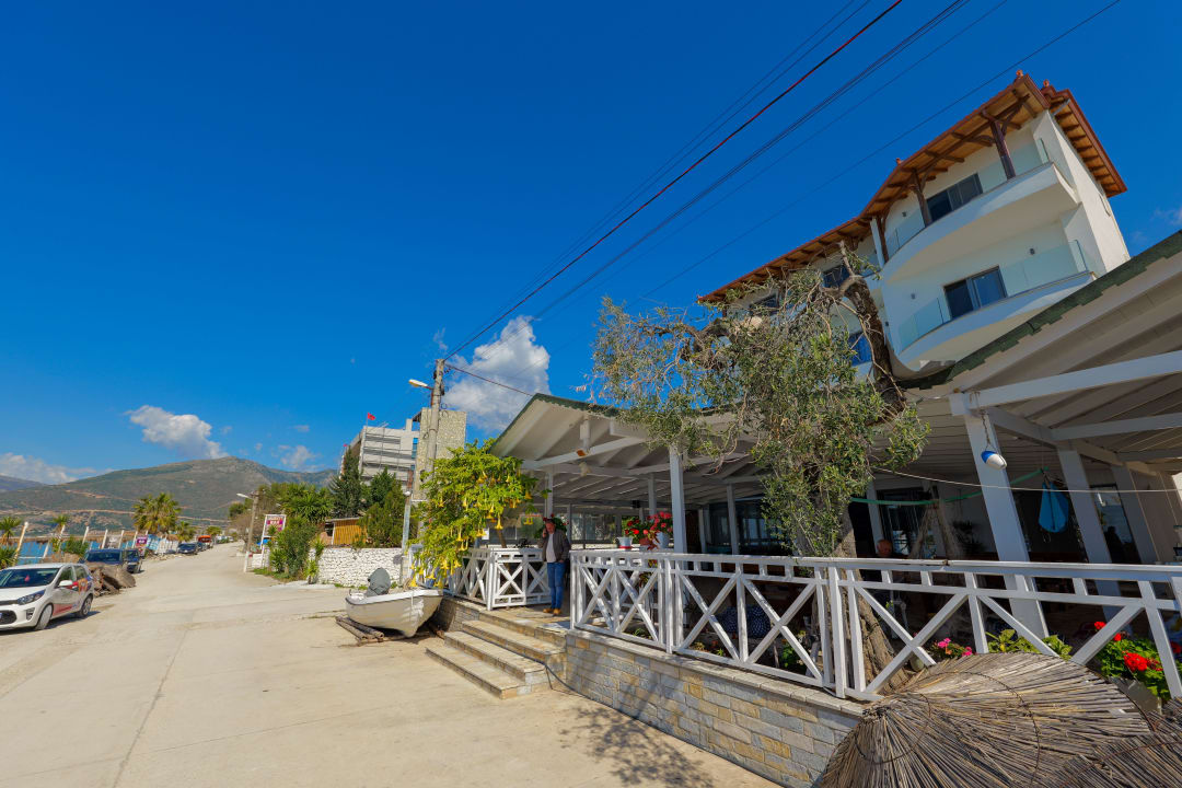 Außenansicht Hotel Take