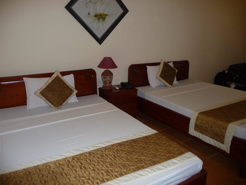 2 große Betten Hotel Pho Hoi Riverside Resort
