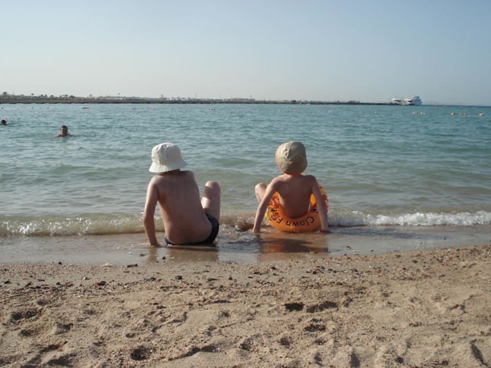 Plaża przy  Hotelu Dana Beach Pickalbatros Alf Leila Wa Leila Resort - Neverland Hurghada