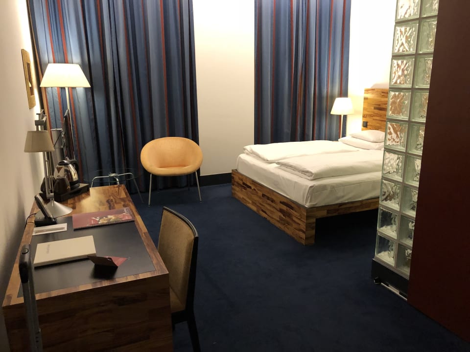 Zimmer Mövenpick Hotel Berlin