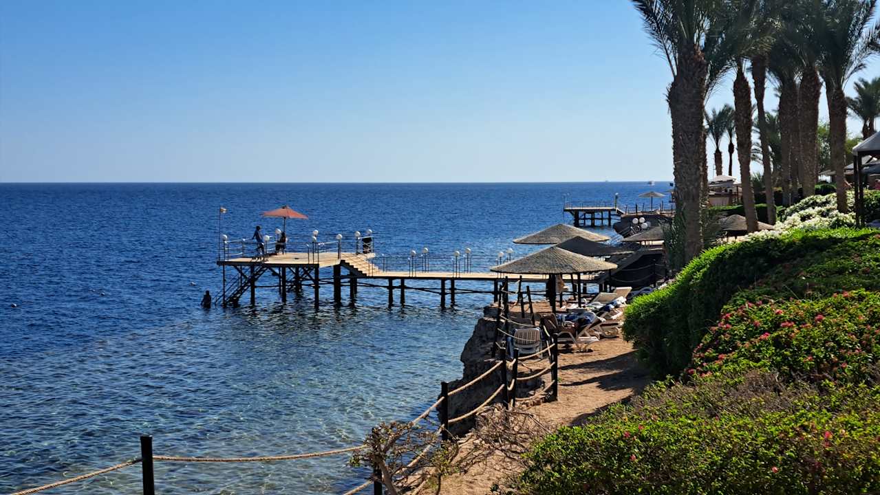 Strand Grand Rotana Resort & Spa