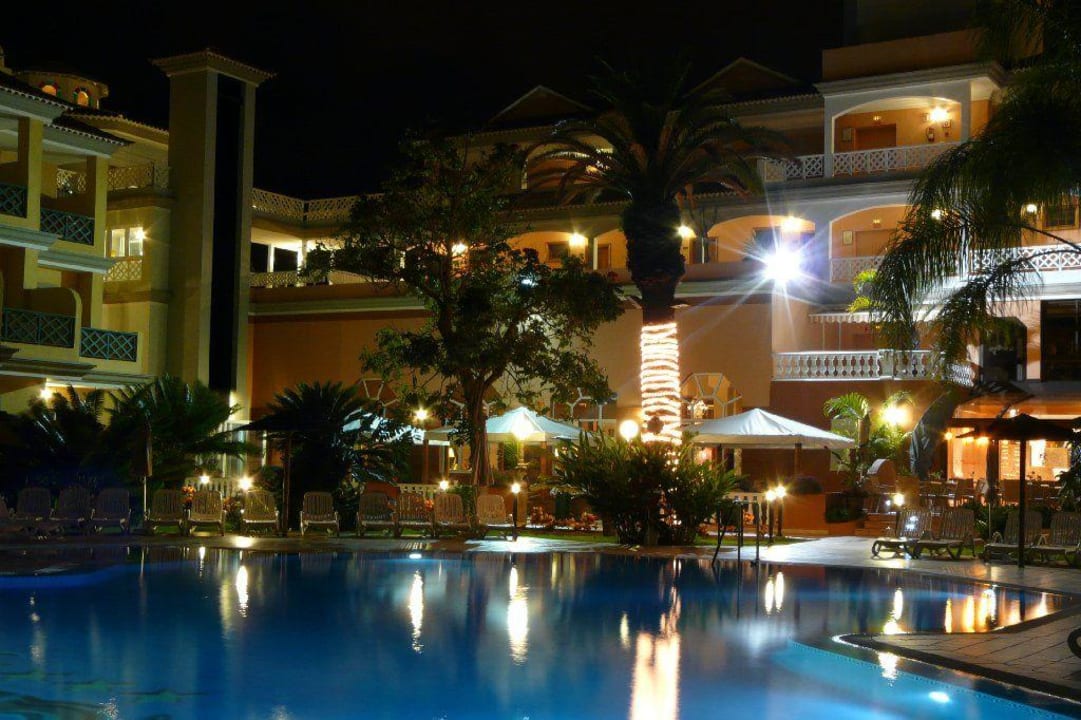 Poolbereich - am Abend Hotel Riu Garoe