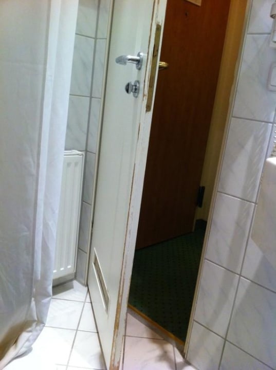 "Badezimmertür" Scandic Berlin Kurfürstendamm (Berlin-Charlottenburg