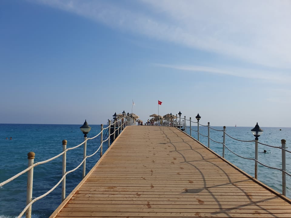 Strand Starlight Resort Hotel