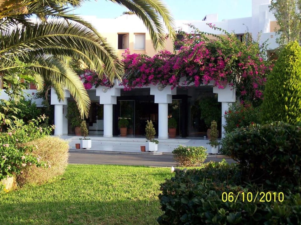Eingangsbereich Anissa Beach & Village
