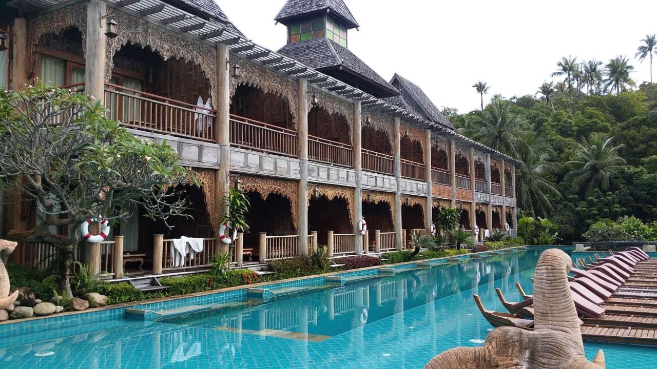 Pool bei Deluxe Zimmer Santhiya Koh Phangan Resort & Spa