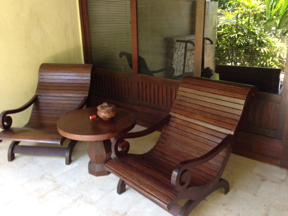 Sitzgruppe vor unserem Terrassenzimmer Novotel Bali Benoa Hotel