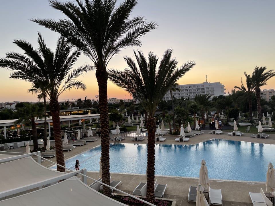 Pool Crystal Springs Beach Hotel