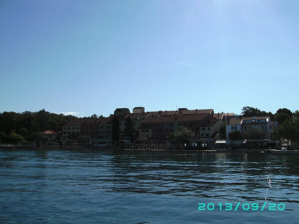 Blick auf das Hotel vom Hafen aus Veya Maradiso Hotel by Aminess