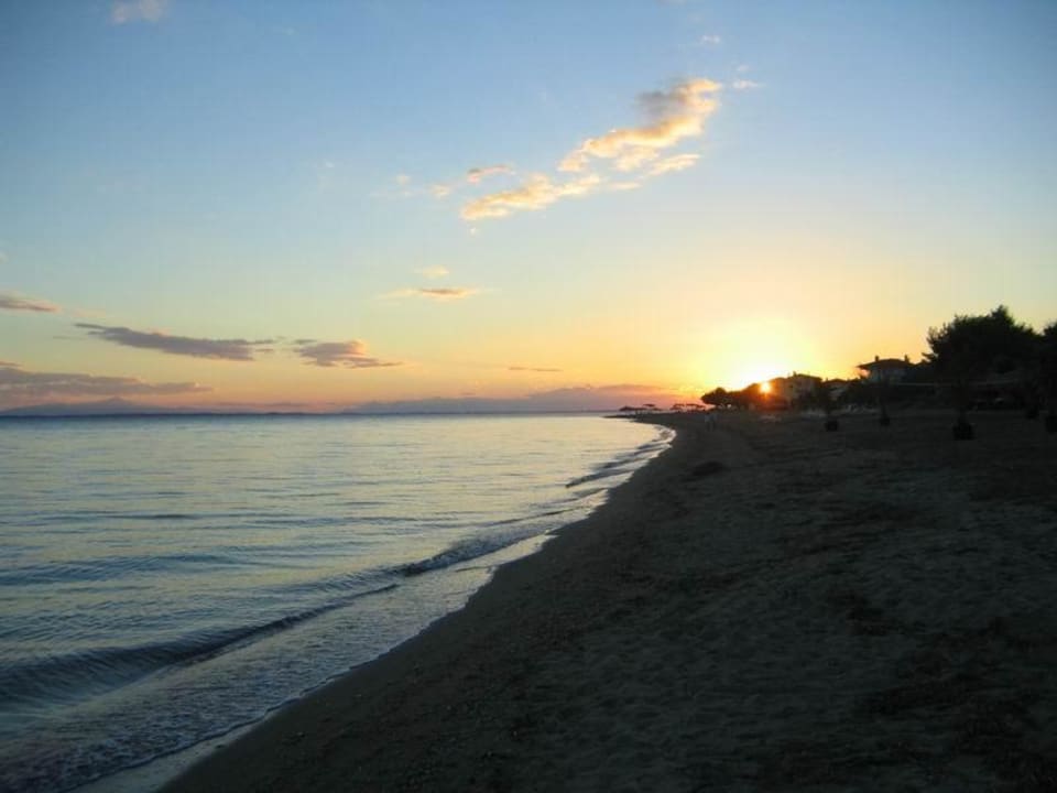 Abendlicher Hotelstrand... Philoxenia Hotel