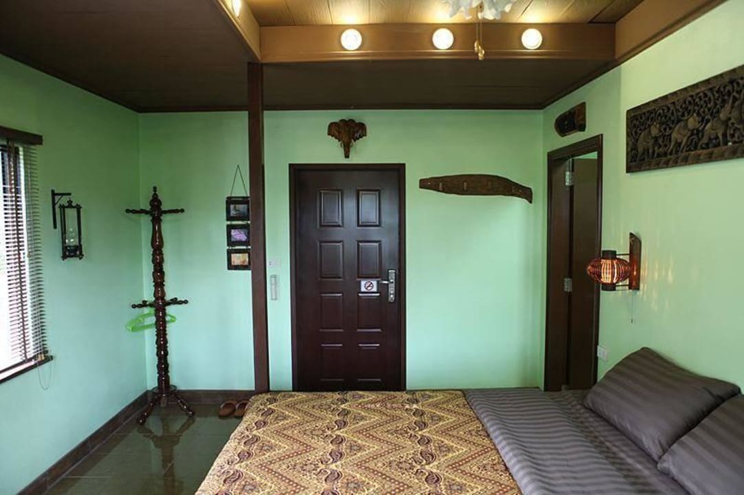 Eines der 4 Baumhaeuser Adventure Resort Thailand